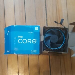 Intel Core i5-12400 with Black and Blue Fan